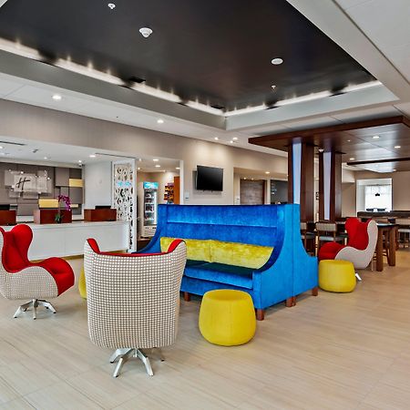 Holiday Inn Express & Suites Orlando- Lake Buena Vista By Ihg Exterior photo