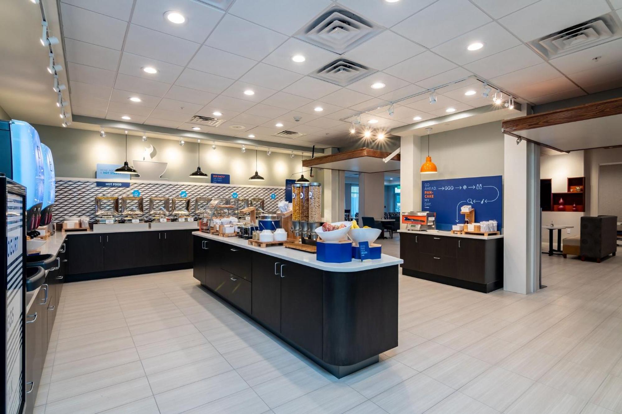 Holiday Inn Express & Suites Orlando- Lake Buena Vista By Ihg Exterior photo