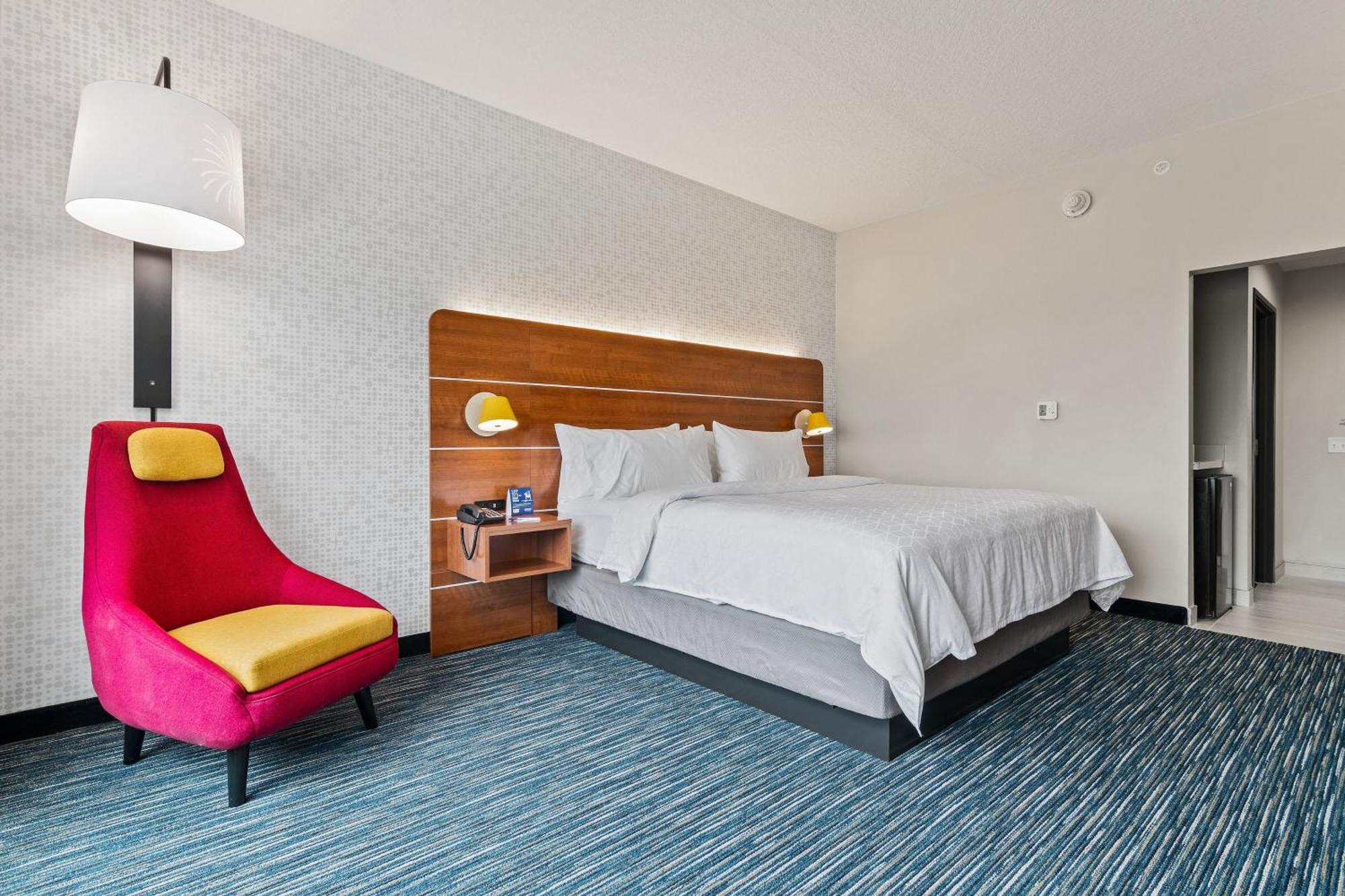 Holiday Inn Express & Suites Orlando- Lake Buena Vista By Ihg Exterior photo