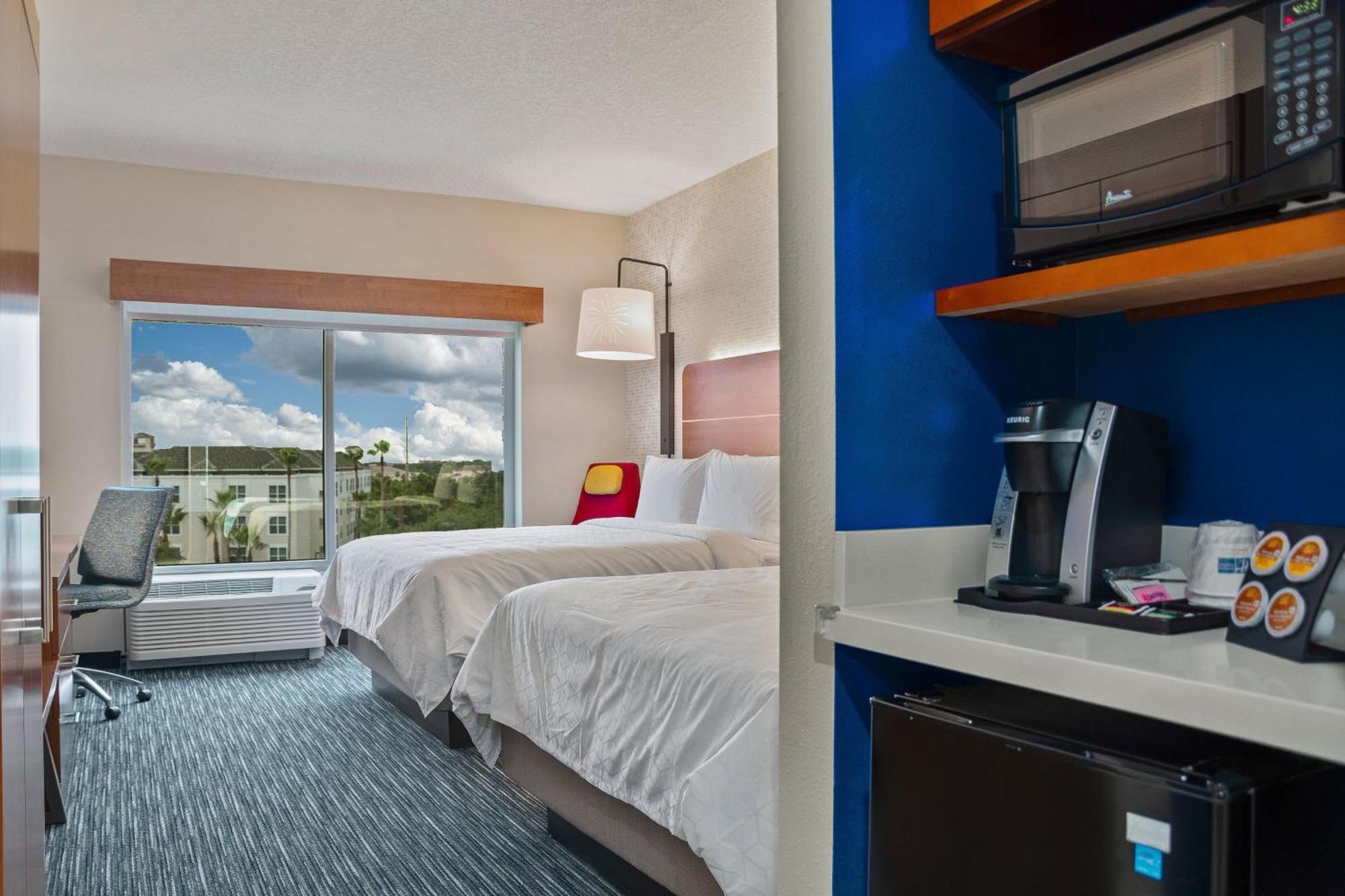 Holiday Inn Express & Suites Orlando- Lake Buena Vista By Ihg Exterior photo