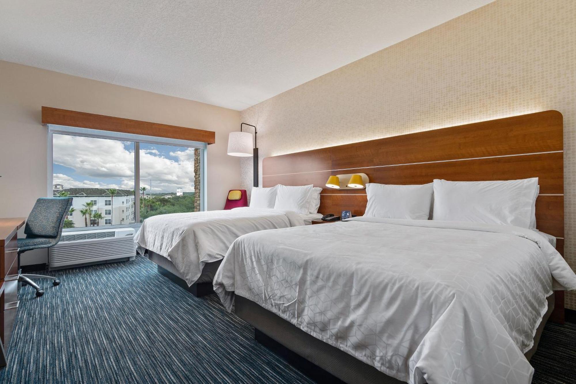 Holiday Inn Express & Suites Orlando- Lake Buena Vista By Ihg Exterior photo